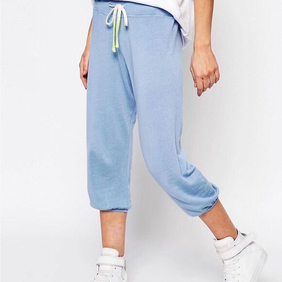 ✨ Sundry Light Terry Capri Sweatpants✨ - Picture 2 of 8